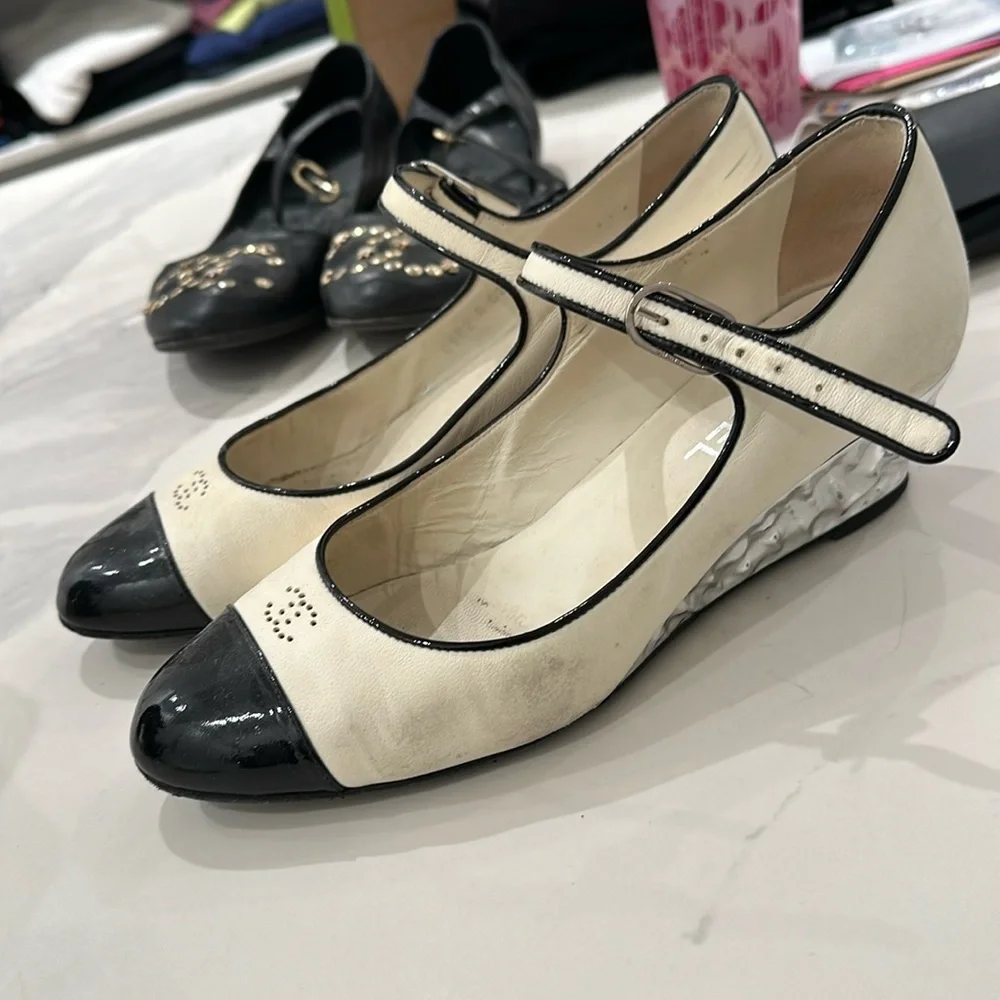 Chanel Mary Jane - Picture 1 of 6